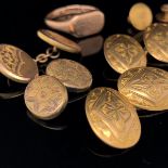 A PAIR OF VICTORIAN 15ct GOLD CUFFLINKS, AND PEARL SET DRESS STUDS, TOGETHER WITH A 9ct GOLD ART