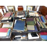 BOOKS. EX-OLIVER COLLECTION A GOOD MIXED SELECTION TO INCLUDE ARTS, ANTIQUES, POETRY, COUNTRY HOUSES