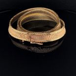 A 9ct GOLD MILANESE STYLE FLAT WOVEN NECKLET COLLAR LENGTH APPROX 42cms. WEIGHT 32.8grms.