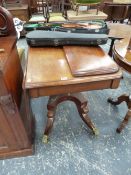 AN EARLY 19TH C. MAHOGANY PEDESTAL PEMBROOK TYPE TABLE.