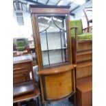 AN EDWARDIAN INLAID FLOOR STANDING DISPLAY CABINET.