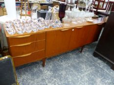 A GOOD QUALITY RETRO TEAK MCINTOSH AND CO SIDEBOARD.