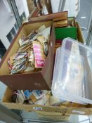 A LARGE COLLECTION OF LOOSE POSTAGE STAMPS ETC.