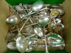 A QUANTITY OF VARIOUS SILVER AND PLATED COFFEE SPOONS.