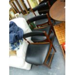 A SET OF THREE RETRO DINING CHAIRS.