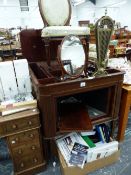 A AEOLIAN GRAMOPHONE CABINET.