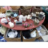 A QUANTITY OF VARIOUS DISPLAY STANDS, BASKETS, ROSE BOWL, AND A QUANTITY OF KITCHENALIA ETC.