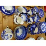 A QUANTITY OF BLUE AND WHITE CHINA WARES.