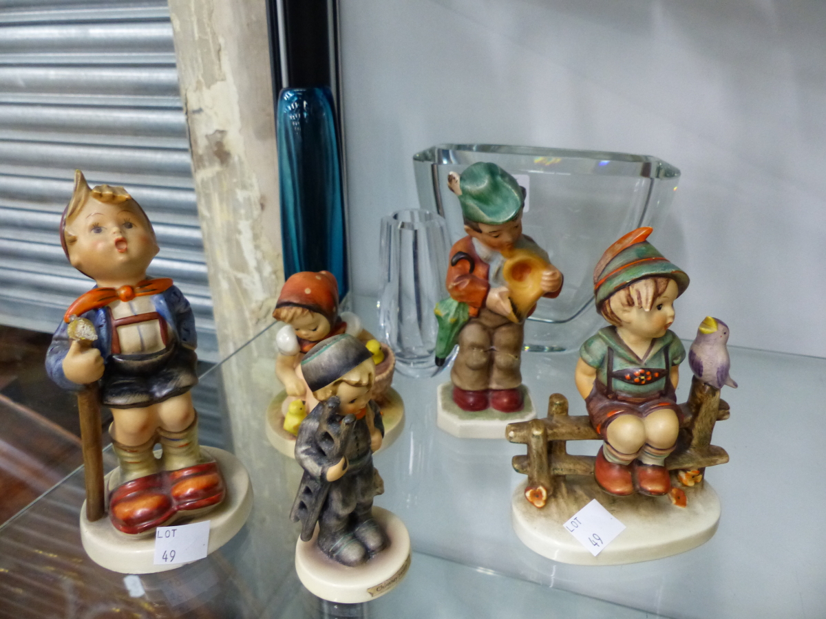 VARIOUS GOEBEL HUMMEL FIGURES AND GLASS WARE.