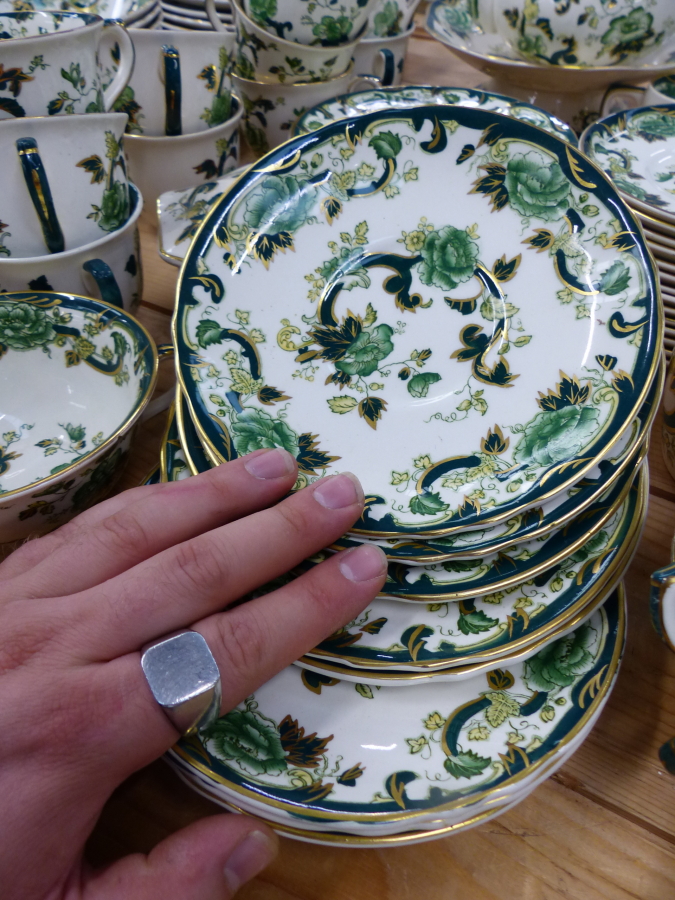 A MASONS IRON STONE CHARTREUSE PATTERN PART TEA AND DINNER SERVICE. - Image 16 of 40