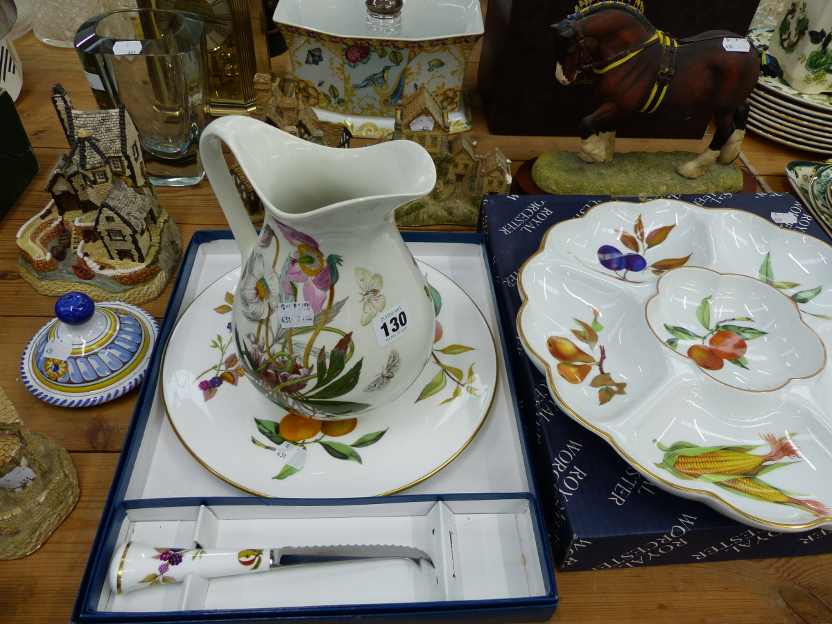 A ROYAL WORCESTER CHEESE PLATE AND KNIFE, A CONDIMENT TRAY, DAVID WINTER COTTAGES, COUNTRY ARTIST