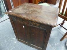 ANTIQUE OAK SMALL COFFER.