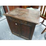 ANTIQUE OAK SMALL COFFER.