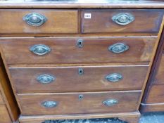 A GEORGIAN FRUITWOOD CHEST OF DRAWERS.