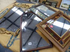 FOUR DECORATIVE WALL MIRRORS.