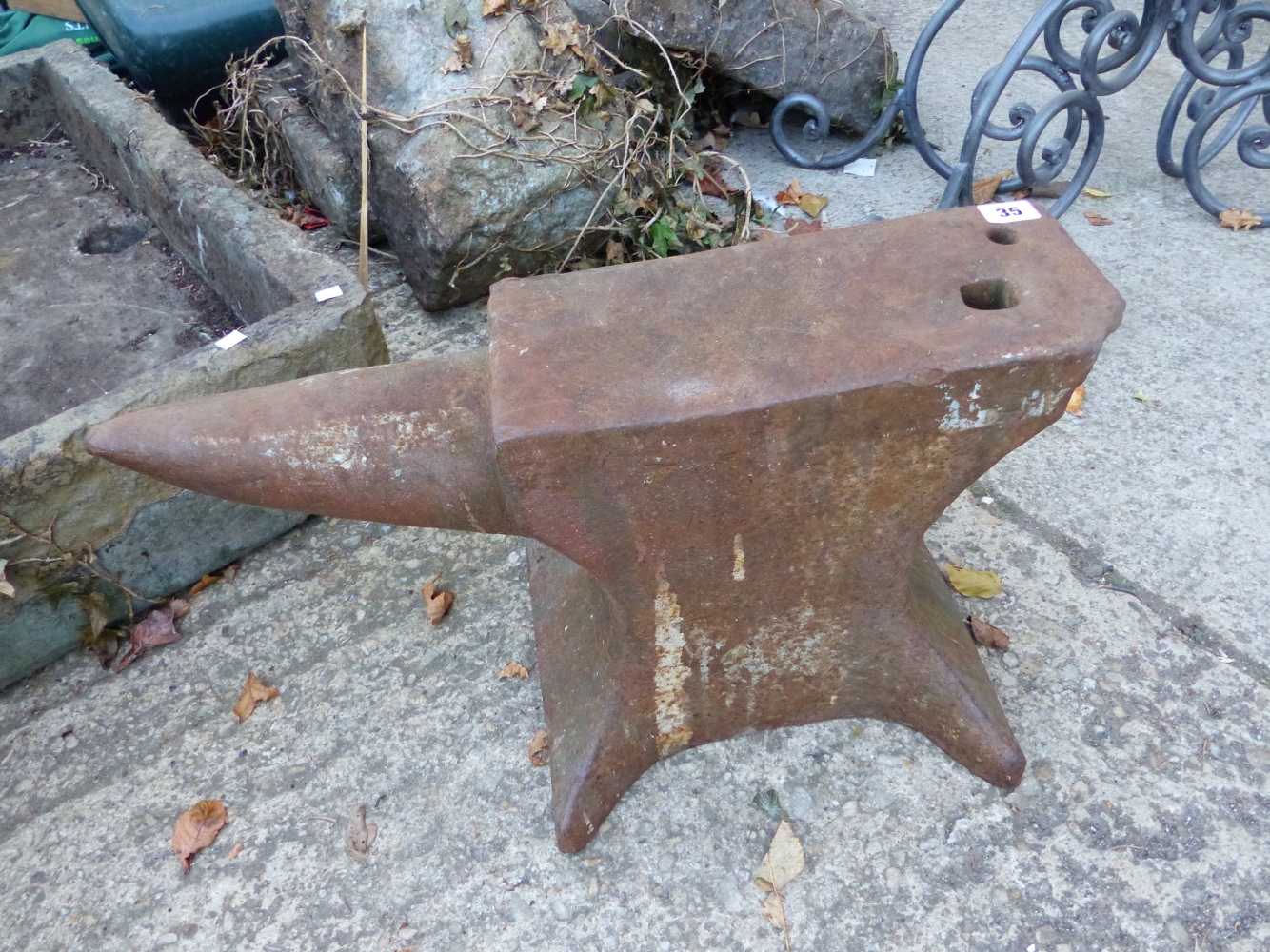 A LARGE BLACKSMITHS ANVIL.