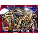 A COLLECTION OF MISC. COSTUME JEWELLERY AND WRIST WATCHES.