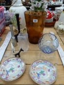 TWO TABLE LAMPS, A SMALL BRONZE GIRAFFE, RETRO GLASS WARES AND TWO CHINESE SIDE PLATES ETC.