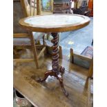 A VICTORIAN MAHOGANY TRIPOD TABLE.