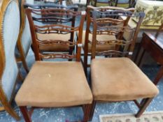 A SET OF FOUR GEORGIAN STYLE LADDER BACK DINING CHAIRS.