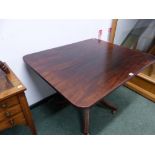 A GEORGIAN MAHOGANY TILT TOP BREAKFAST TABLE.