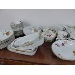 A QUANTITY OF WORCESTER EVESHAM DINNER WARES.