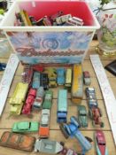 A QUANTITY OF VINTAGE OF DIE CAST AND TIN PLATE VEHICLES.