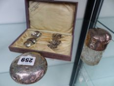 A HALLMARKED SILVER POCKET TOBACCO BOX, A SET OF SIX CONTINENTAL SILVER COFFEE SPOONS, AND A