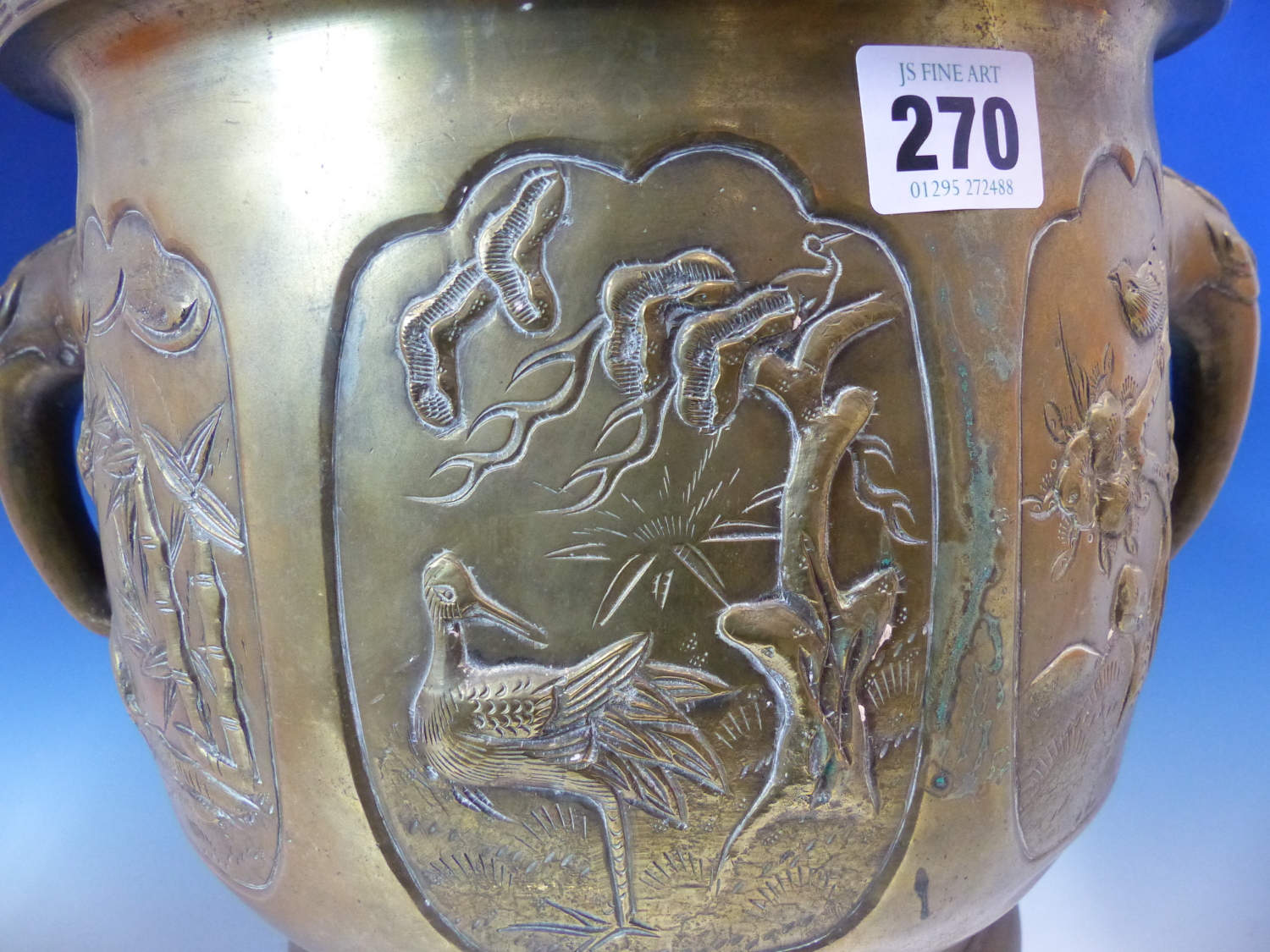 A 19th C. CHINESE BRONZE PLANTER CAST WITH THREE BIRD AND PLANT RESERVES EITHER SIDE OF THE ELEPHANT - Image 3 of 8