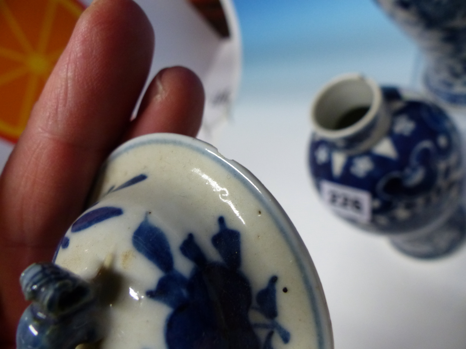 A PAIR OF CHINESE BLUE AND WHITE BALUSTER VASES AND COVERS PAINTED WITH DRAGONS AMONGST FOLIAGE, - Image 15 of 21