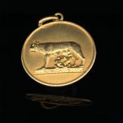 AN 18ct GOLD ROMAN MYTHOLOGY REMUS MEDALLION, MILITARY, NAVEL AND AIRFORCE.PRESENTED TO COLONEL L