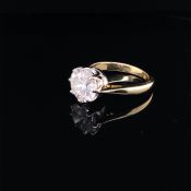 3.02ct ROUND BRILLIANT CUT DIAMOND SINGLE STONE RING ON AN 18ct YELLOW GOLD SHANK WITH A 18ct