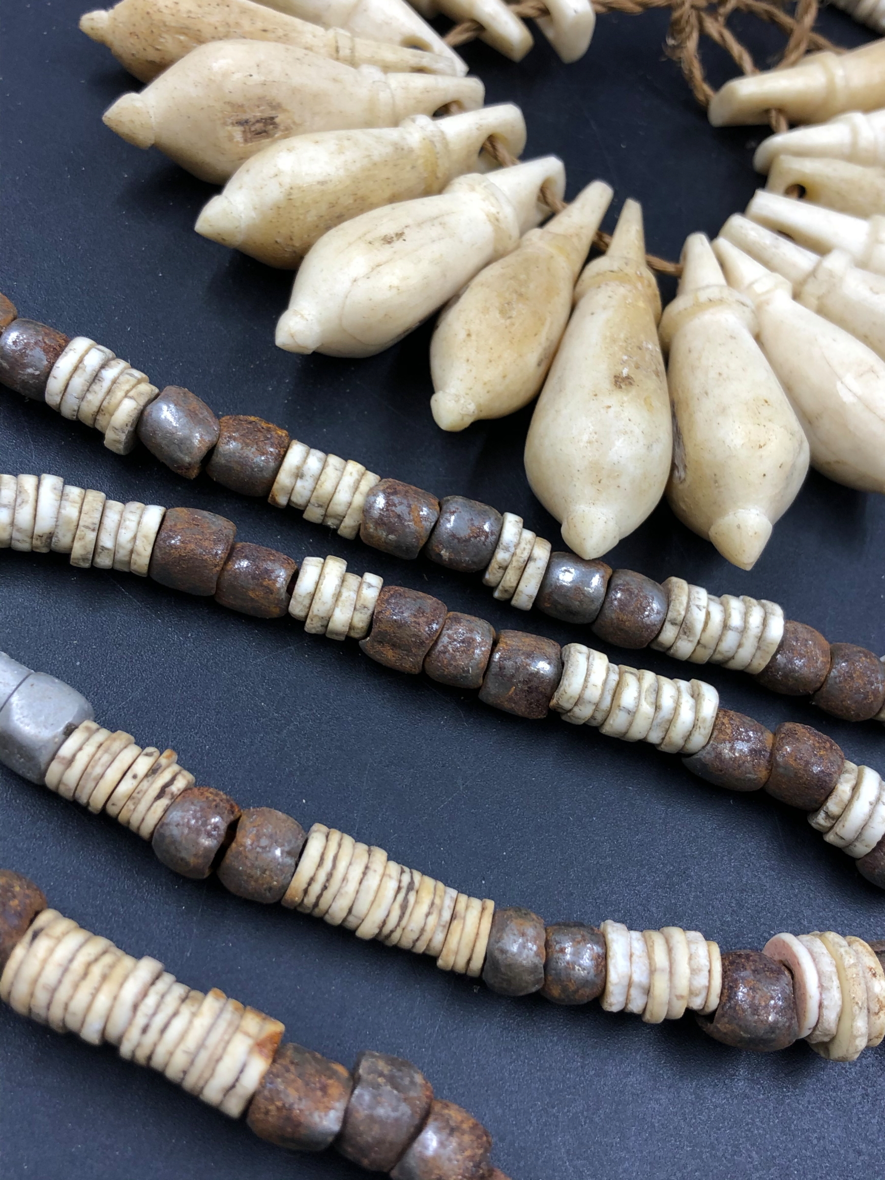 NINE STRANDS OF ETHNIC BEADED NECKLETS TO INCLUDE AMBER, BONE, IRON ETC. - Image 4 of 15