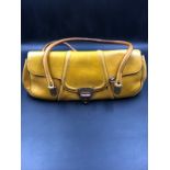 GUCCI HANDBAG. VINTAGE SHOULDER BAG, TAN LEATHER EXTERIOR WITH FOLD OVER FRONT, ROLL OVER HANDLES,