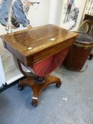 AN EARLY 19th C. BRASS INLAID ROSEWOOD WORK TABLE, A DRAWER ABOVE THE WORK BAG FLANKED BY