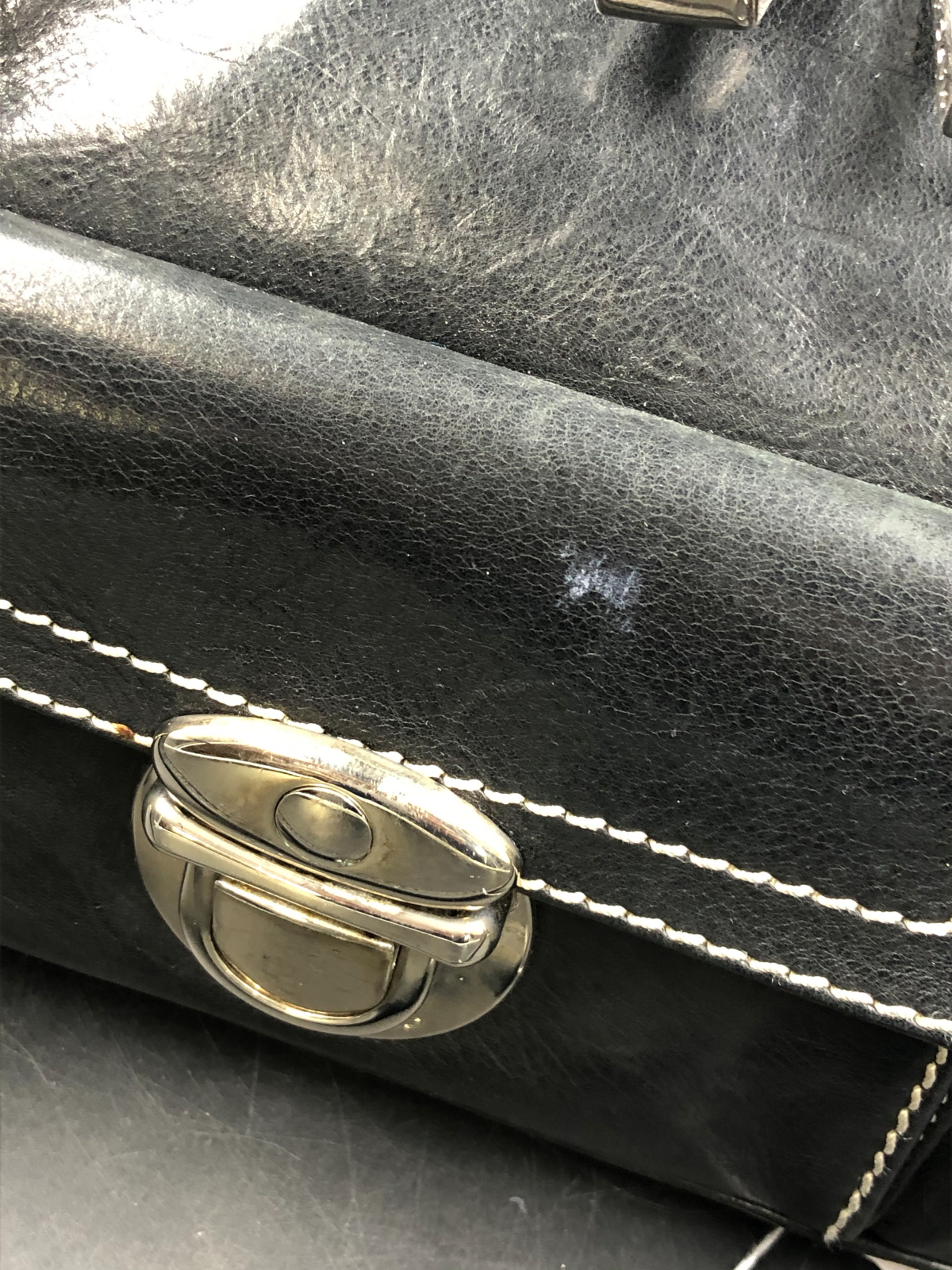 MARC JACOBS HANDBAG. VINTAGE CALFSKIN LEATHER DARIA SHOULDER BAG, WITH HIGHLIGHTED WHITE - Image 3 of 10