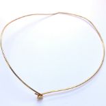 ANDREW GRIMA. AN 18ct GOLD POLISHED NECKLINE COLLAR. HALLMARKED 18ct GOLD, DATED 1981 LONDON, SIGNED