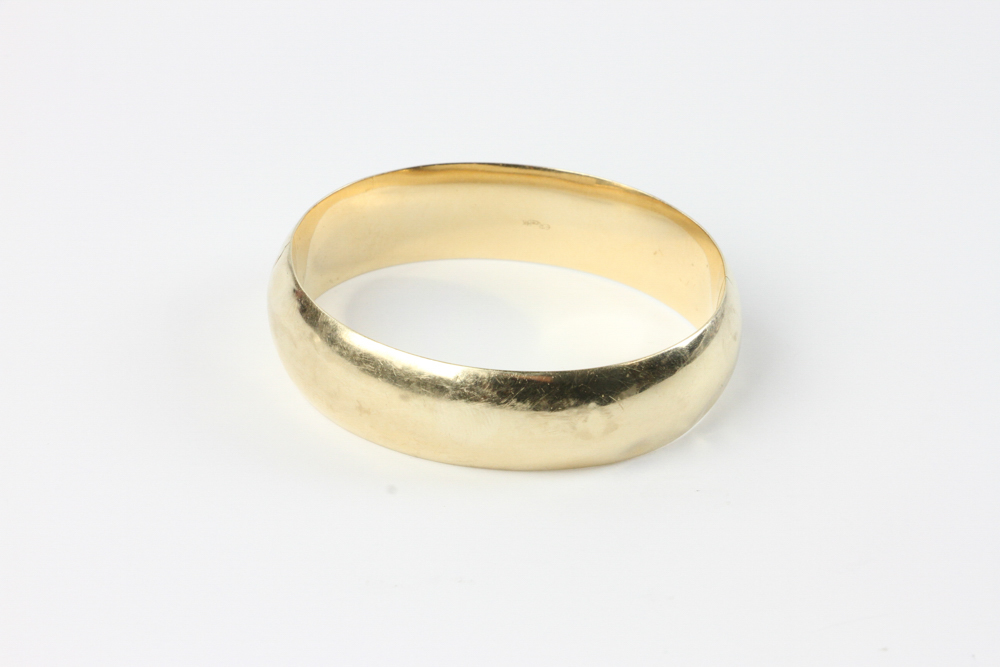 14k gold jewelry, to include: bangle bracelet and rings, approximately 39 grams TW, with 18k gold - Image 7 of 7