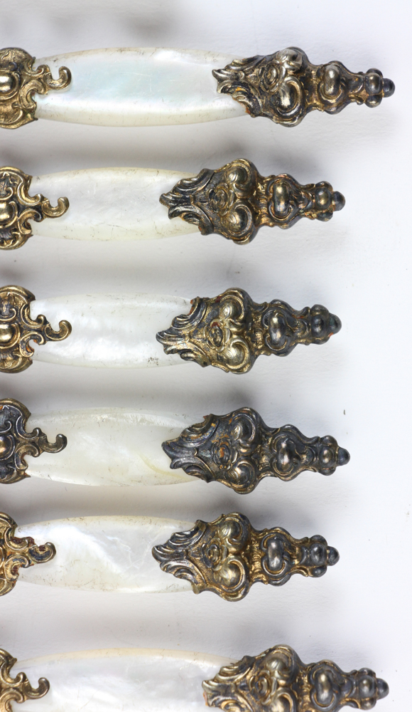 19th century fruit set, 800 silver and vermeil having mother-of-pearl handle. Provenance: From a - Image 7 of 7
