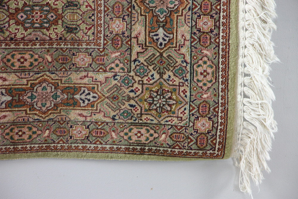Fine antique Persian Tabriz rug, 4' 11" x 3' 5". Purchased from Safavieh Rug Company. Provenance: - Image 4 of 5