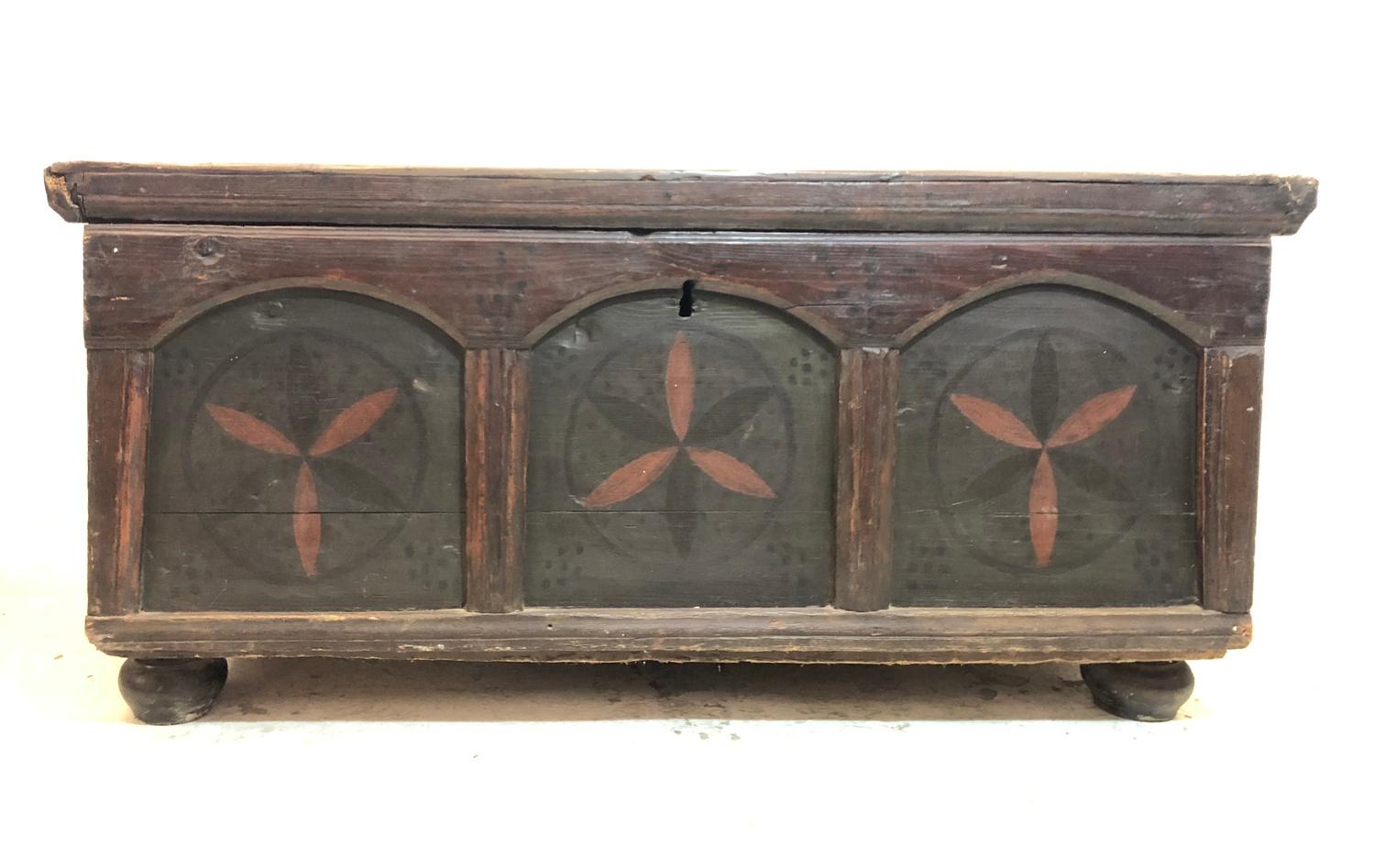 Large Late C18th/Early C19th Ukrainian Painted Pine Coffer marked with propeller symbols to ward off - Image 2 of 4