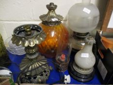 MIXED LOT OF OIL LAMP, ELECTRIC SIDE LIGHTS ETC