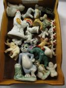 BOX TO INCLUDE ASSORTED WADE WHIMSIES, TOM & JERRY ETC