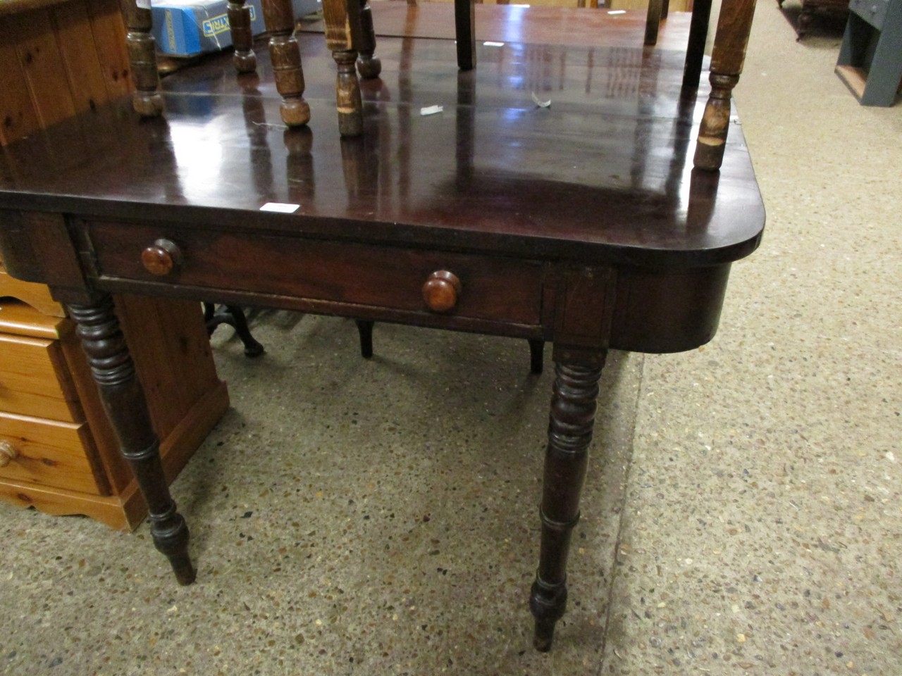 VICTORIAN MAHOGANY FOLD-OVER TEA TABLE WITH SINGLE DRAWER ON RING TURNED LEGS