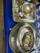 SILVER PLATED WARES TO INCLUDE TUREENS, CIRCULAR TRAY, CUP ETC