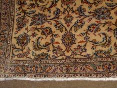 Modern Keshan runner^ triple-gull border^ central panel of twining foliage^ mainly off-white