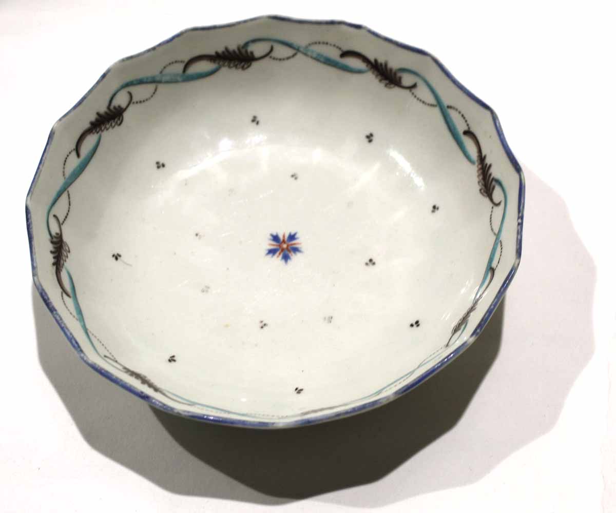 Lowestoft cup and saucer^ circa 1790^ decorated with a polychrome feather type design with a - Image 3 of 4