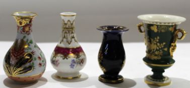 Group of English porcelain wares^ early 19th century^ including a Spode Imari style vase^ pattern