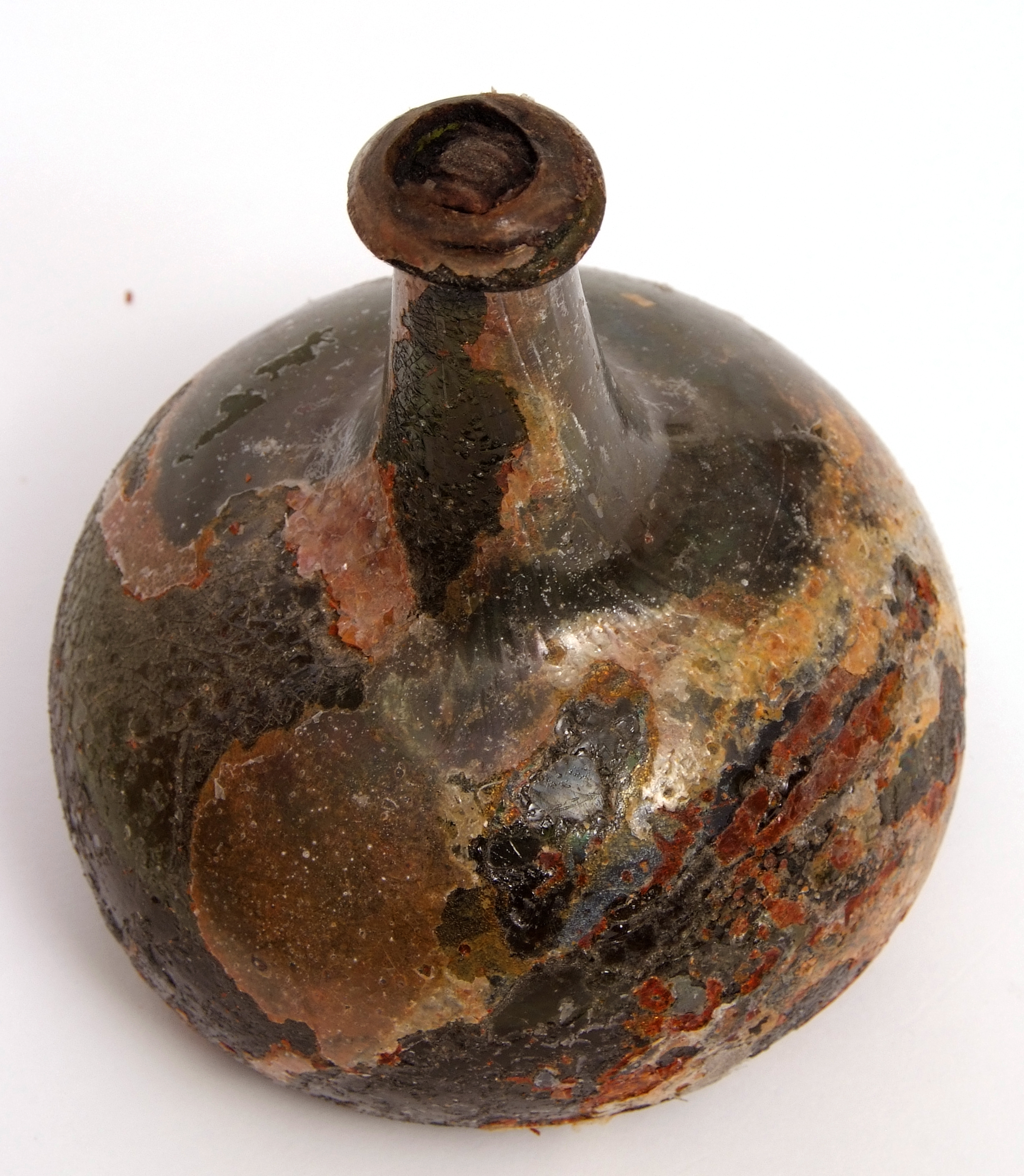 Late 17th century onion glass wine bottle with original stopper and contents, 16cm high - Image 3 of 5