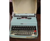 OLIVETTI LETTERA 32 TYPEWRITER AND CASE